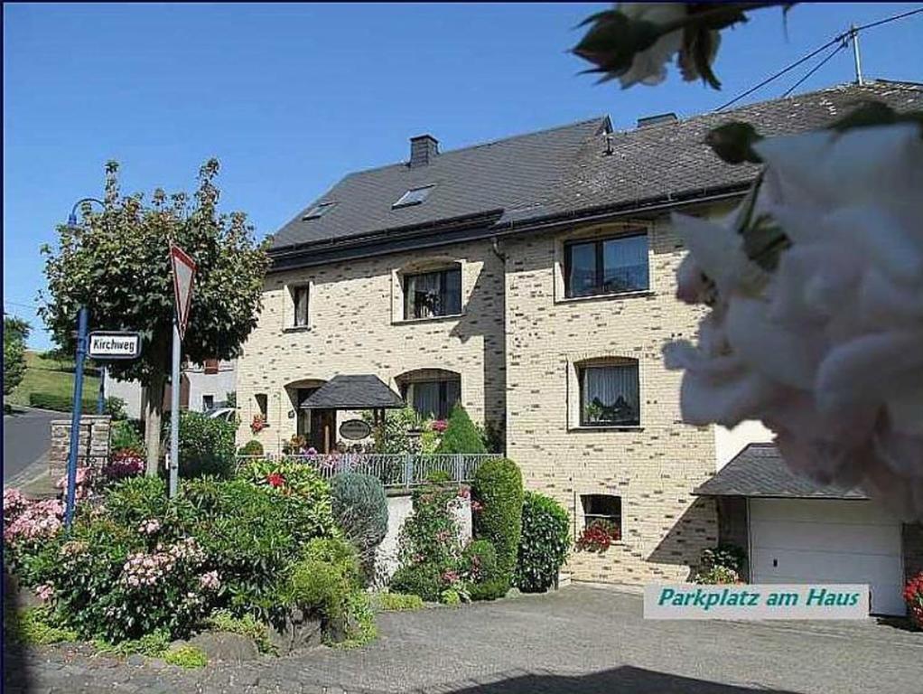 Eifelferienwohnungen "Familie Saxler" Bereborn Bagian luar foto